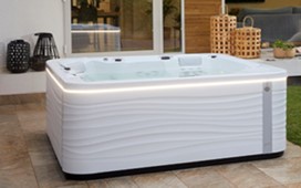 Essence eine hochweriger Pool von AquaviaSpa aus der Premium-klasse Essence eine hochweriger Pool von AquaviaSpa aus der Premium-klasse